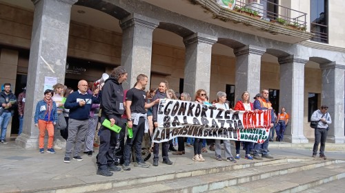 EAJ-PNVk babesa adierazi die udal langileei eta Laudion EH-Bilduko langileen kudeaketa negargarria salatu du