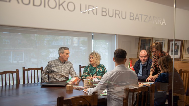EAJ-PNVk EH-Bilduk Laudion kontatutakoa desmuntatu du eta oposizioak ez dituela inbertsioak blokeatzen ziurtatu du, kudeaketa eta plangintza falta baizik