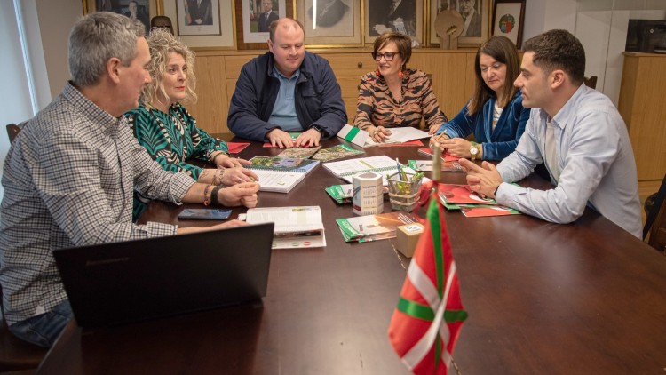 EAJ-PNVk EH-Bilduk Laudioko HAPOren inguruan izandako etengabeko atzerapenak eta elkarrizketarik eza deitoratu ditu