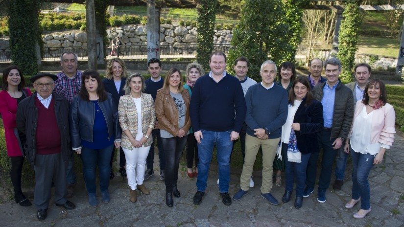 LAUDIOKO EAJ-PNV-K GURE HERRIAREN NORABIDEA ALDATZEKO LAN EGITERA PREST DIREN GIZON ETA EMAKUMEAK AURKEZTU DITU