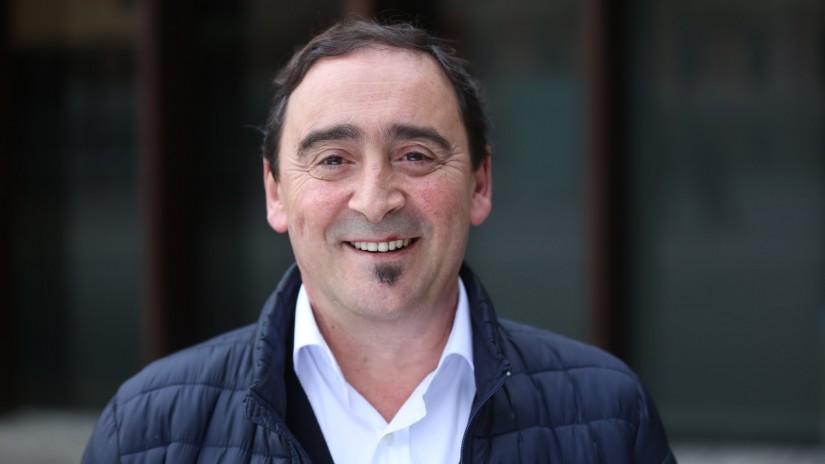 EAJ-PNVren familiak bere samina eta tristura erakutsi nahi ditu, Txelis Letonaren bat-bateko heriotza dela eta