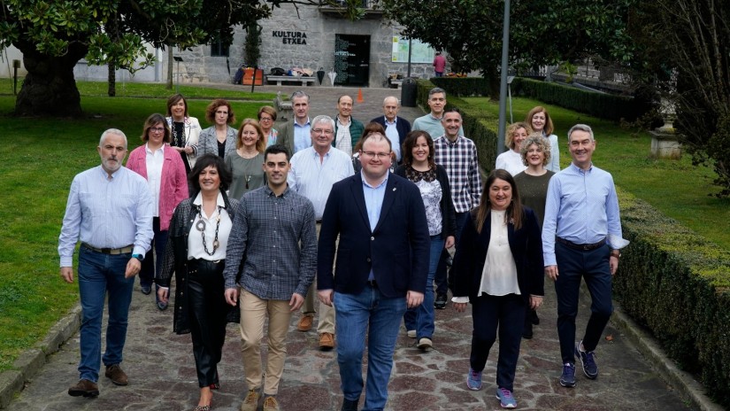 EAJ-PNV presenta al equipo de mujeres y hombres que optará a revalidar la Alcaldía de Laudio
