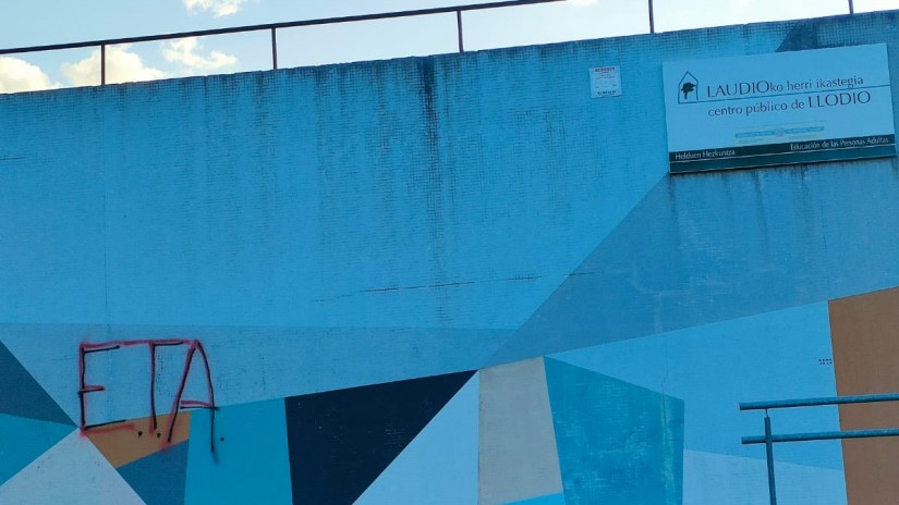 EAJ-PNV Laudio condena los actos vandálicos y la falta de acción del Ayuntamiento ante las pintadas de enaltecimiento del terrorismo aparecidas en el municipio