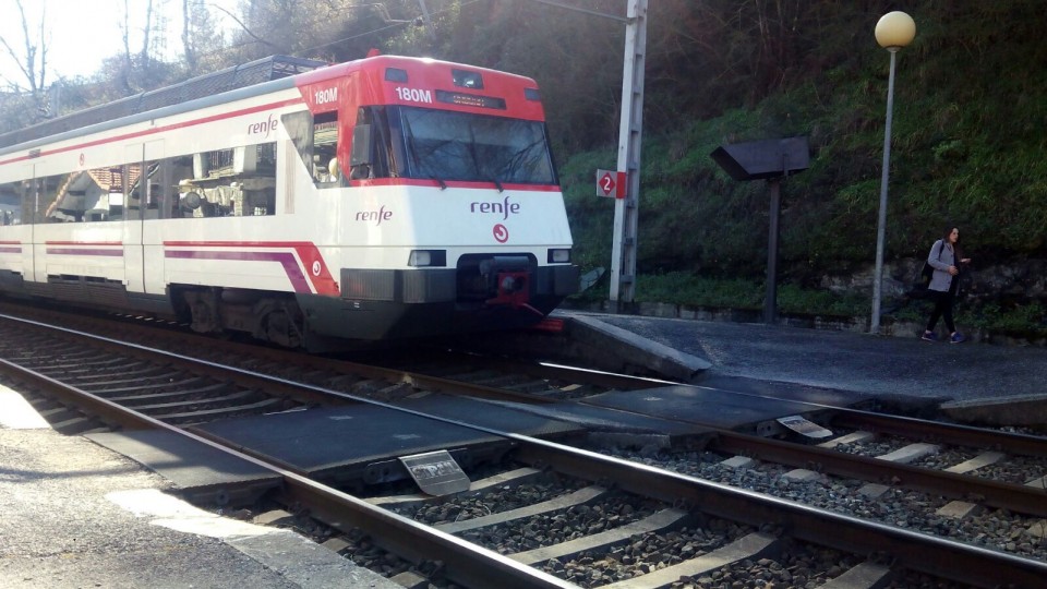 Aretako tren geltokiko pasabidea