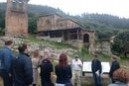 UNA DELEGACIÓN DEL GOBIERNO VASCO VISITA ERMUALDE PARA CONOCER LOS ENTRESIJOS QUE EL ENTORNO ATESORA