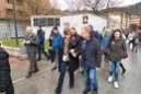 Arantza Tapia junto a otros representantes jeltzales abandonas el recinto de Aldai